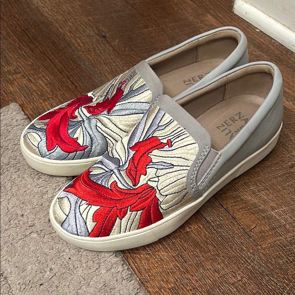 Naturalizer Embroidered Gray Slip-On Sneakers